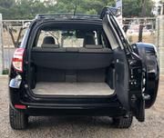 Toyota RAV4 • 2011 • 1 km 9