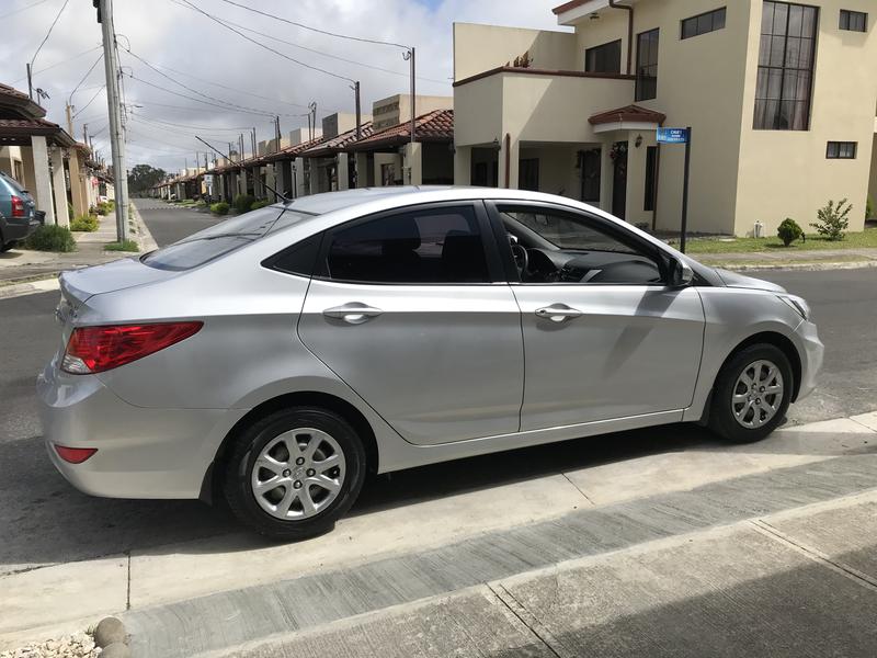 Hyundai Accent • 2012 • 107,000 km 8