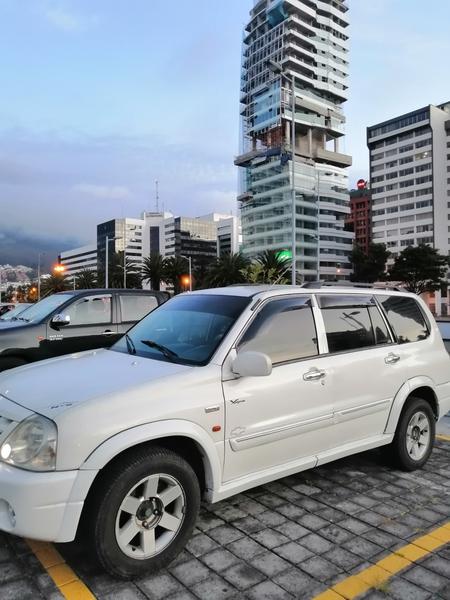 Suzuki Grand Vitara XL-7 • 2007 • 256,000 km 3