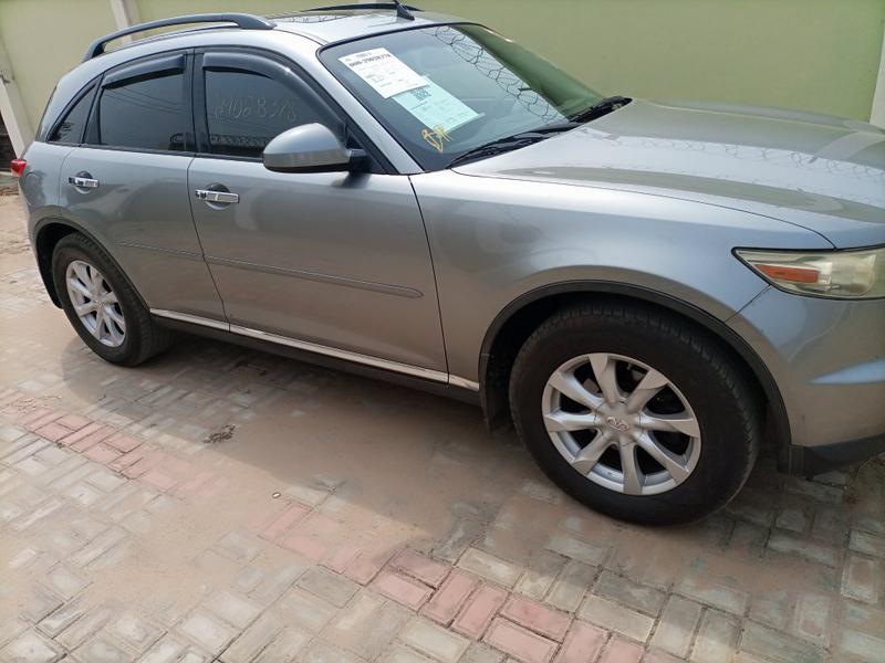 Infiniti FX • 2006 • 185,000 km 3