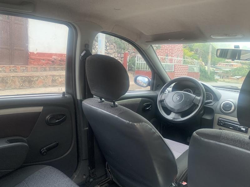 Renault Logan • 2008 • 111,000 km 3