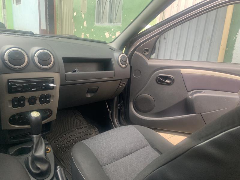 Renault Logan • 2008 • 111,000 km 6