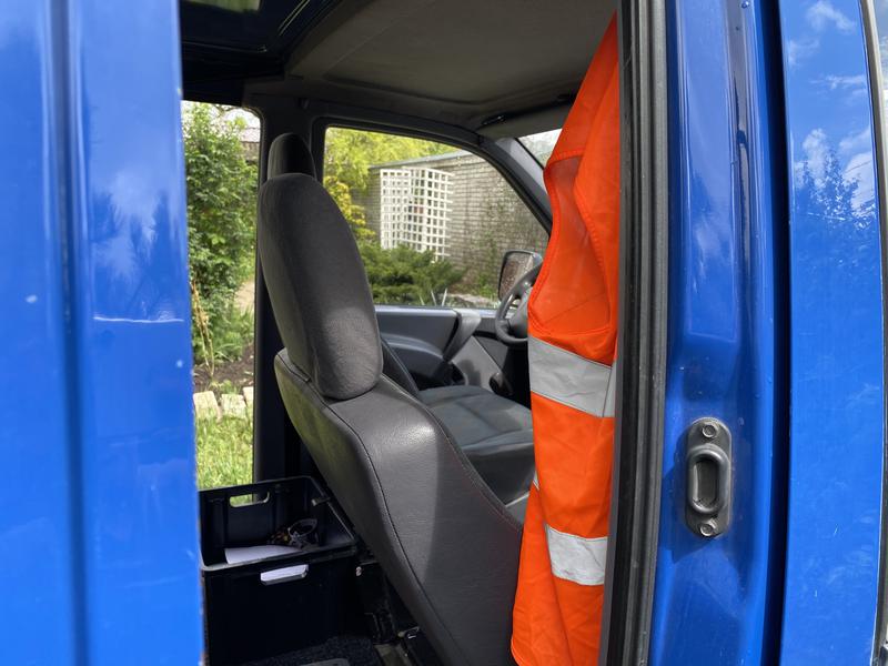 Mercedes-Benz 100 D • 2002 • 307,997 km 5