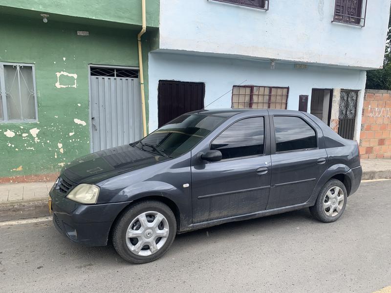 Renault Logan • 2008 • 111,000 km 4