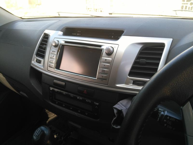 Toyota Hilux • 2012 • 100,300 km 2