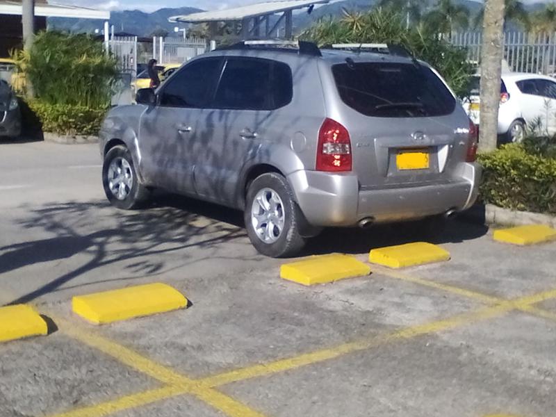 Hyundai Tucson • 2010 • 120,000 km 4