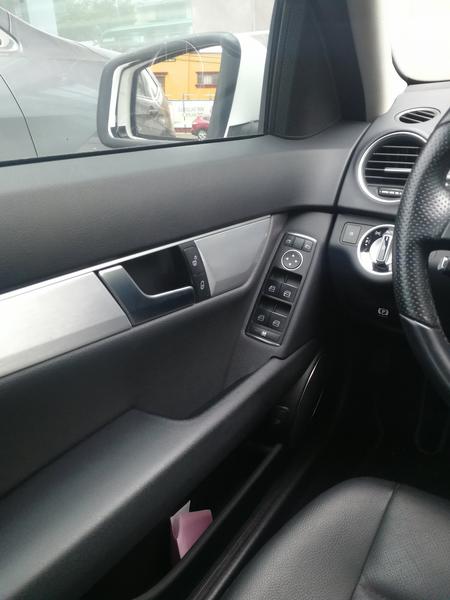 Mercedes-Benz C • 2012 • 77,000 km 7