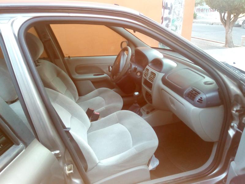 Renault Clio • 2006 • 140,000 km 5