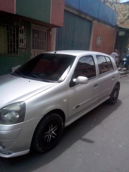 Renault Clio • 2007 • 130,000 km 6