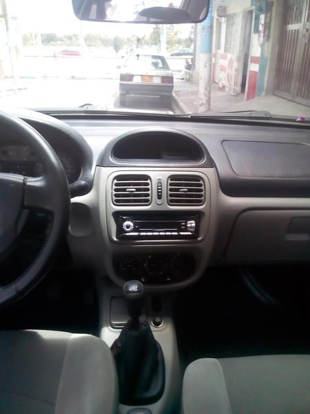 Renault Clio • 2007 • 130,000 km 3