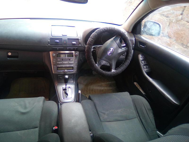 Toyota 4 Runner Limited • 2004 • 175,862 km 3