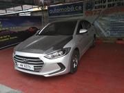 Hyundai Elantra • 2017 • 18,476 km 9