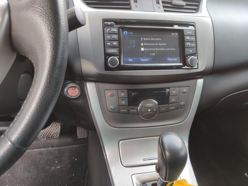 Nissan Sentra • 2014 • 67,000 km 3