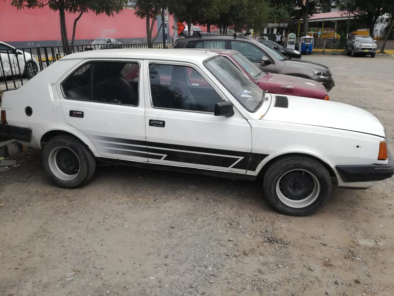 Volvo 340 • 1985 • 220,000 km 3