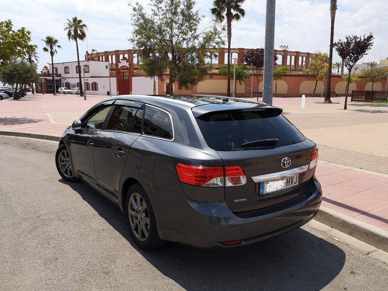 Toyota Avensis • 2014 • 203,004 km 4
