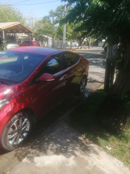 Hyundai Elantra • 2014 • 98,000 km 3