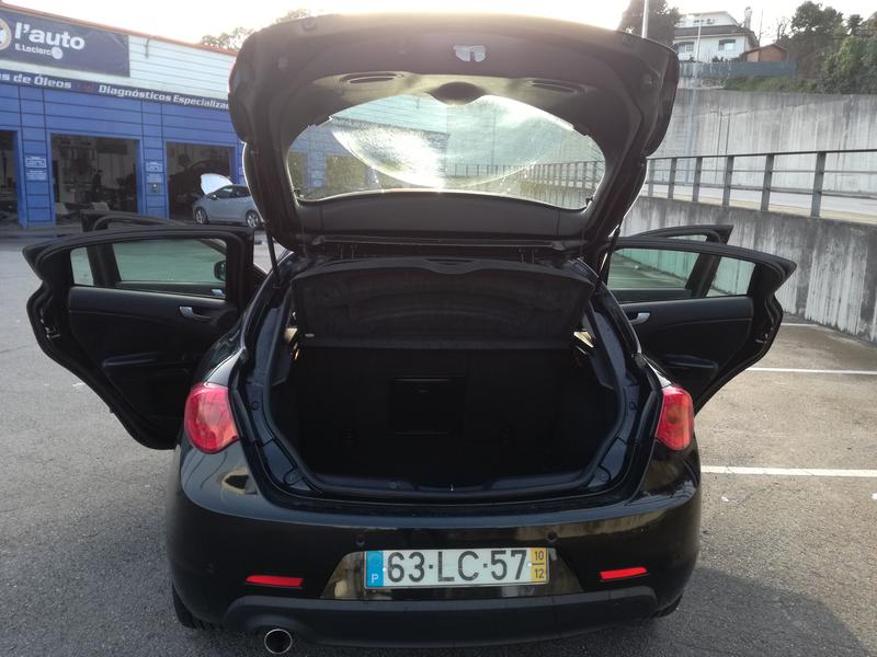 Alfa Romeo Giulietta • 2010 • 120,000 km 8