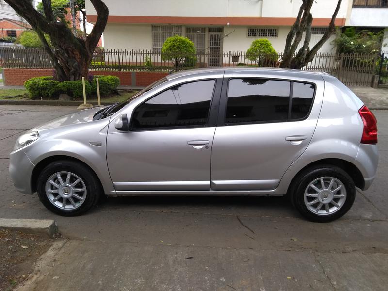 Renault Sandero • 2014 • 95 km 6