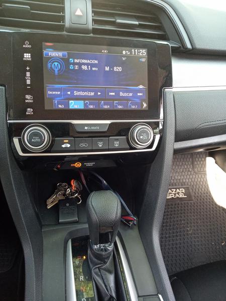 Honda Civic • 2018 • 36,000 km 3