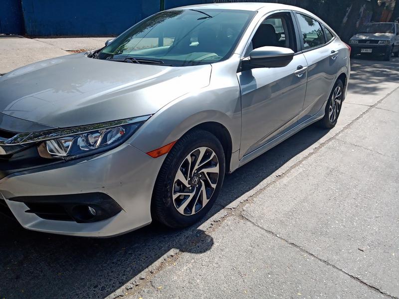 Honda Civic • 2018 • 36,000 km 4