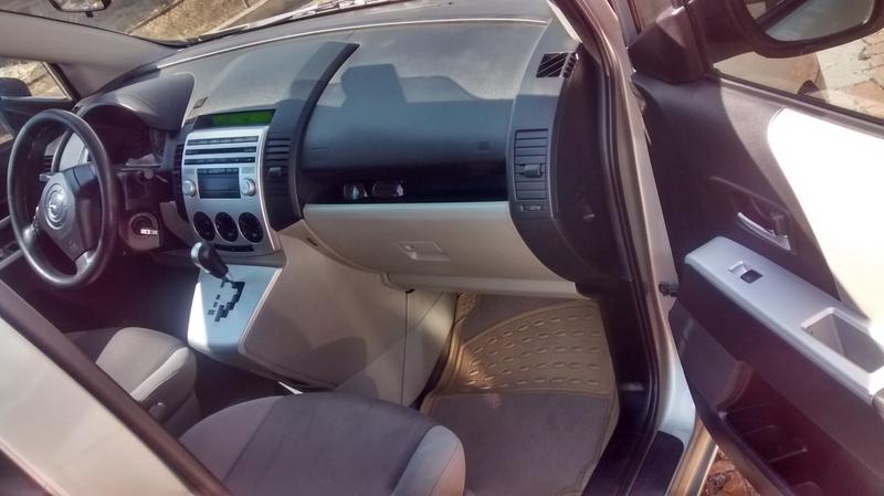 Mazda 5 • 2007 • 94,000 km 3