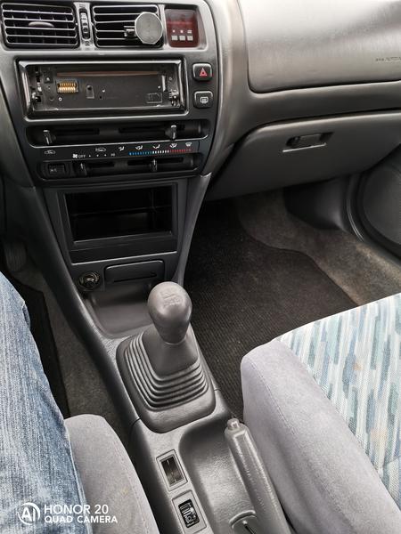 Toyota Corolla • 1997 • 164,000 km 3