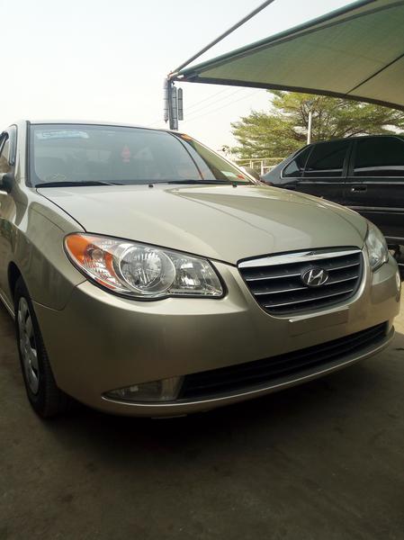 Hyundai Elantra • 2008 • 124,960 km 5