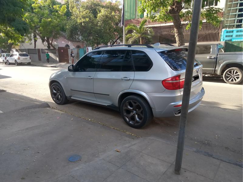 BMW X5 • 2008 • 105 km 2