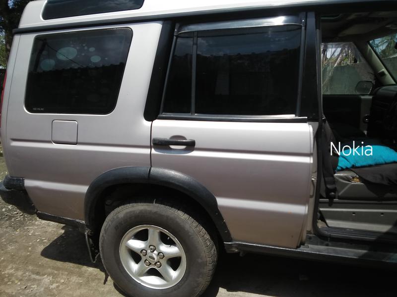 Land Rover Discovery • 2001 • 98,560 km 3