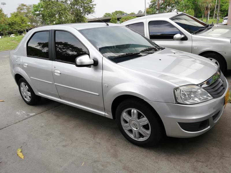 Renault Logan • 2013 • 92,000 km 4