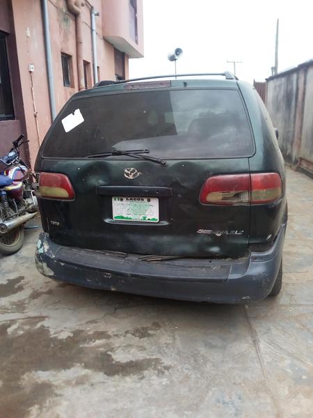 Toyota Picnic • 2002 • 175,348 km 2