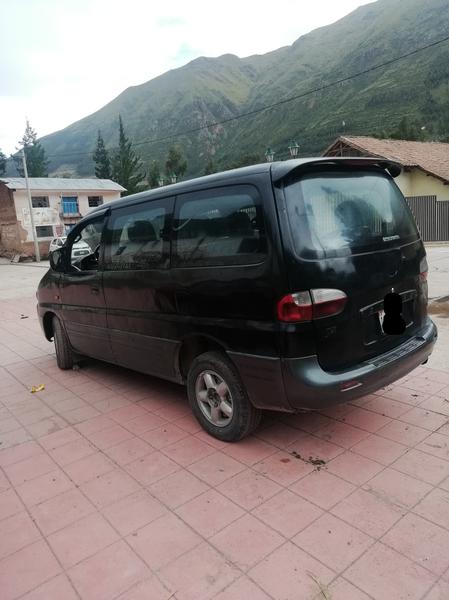Hyundai H1 Van • 2003 • 180,000 km 2