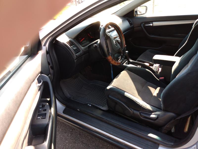 Honda Accord • 2003 • 143,000 km 5