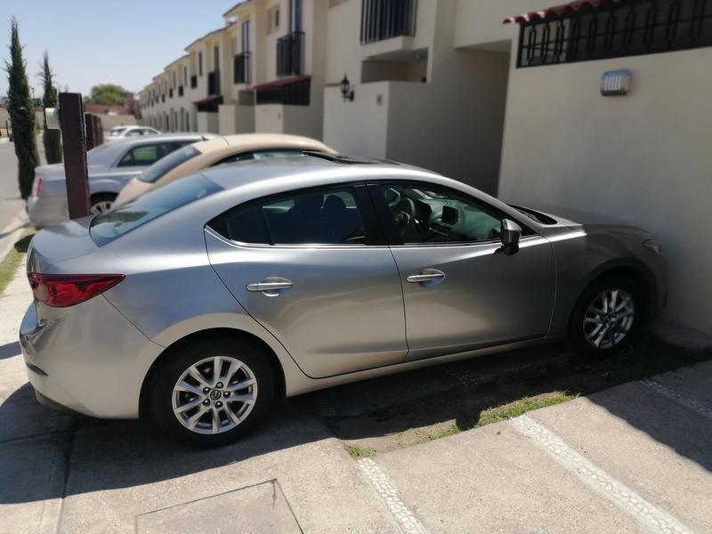 Mazda 3 • 2015 • 83,000 km 4