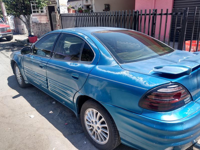 Pontiac  • 1999 • 180,000 km 2