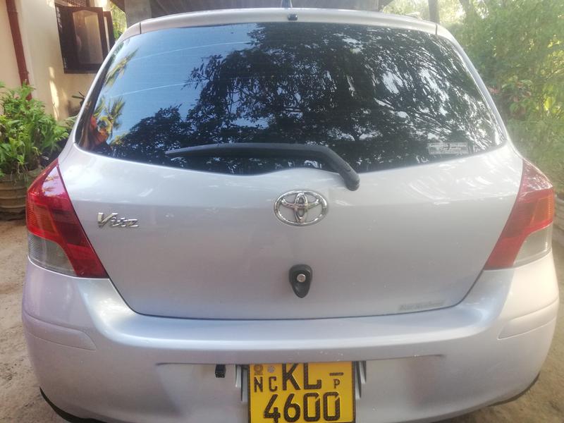 Toyota Yaris • 2007 • 97,000 km 5