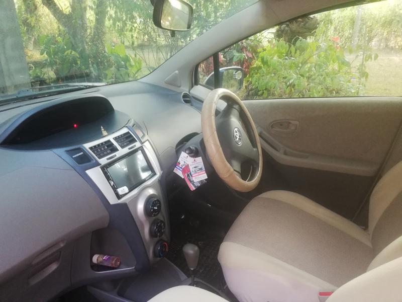 Toyota Yaris • 2007 • 97,000 km 4