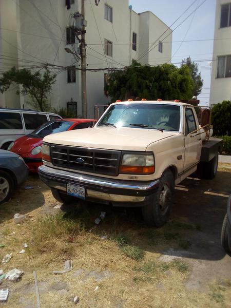 Ford 350 • 1994 • 139,000 km 2