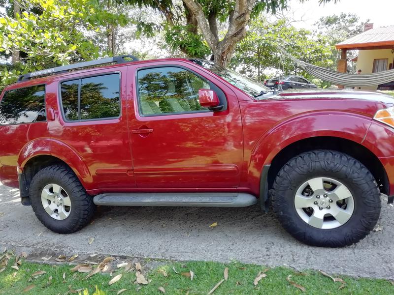Nissan Pathfinder • 2005 • 290,000 km 3
