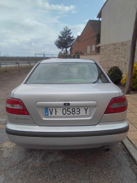Volvo S60 • 2000 • 186,300 km 5