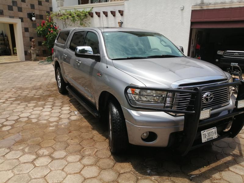 Toyota Tundra • 2010 • 230,000 km 6