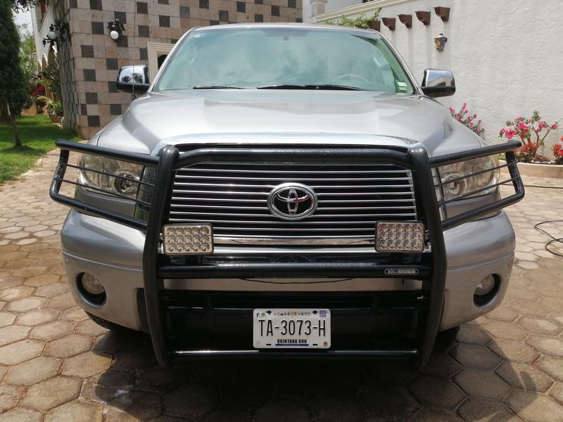 Toyota Tundra • 2010 • 230,000 km 8