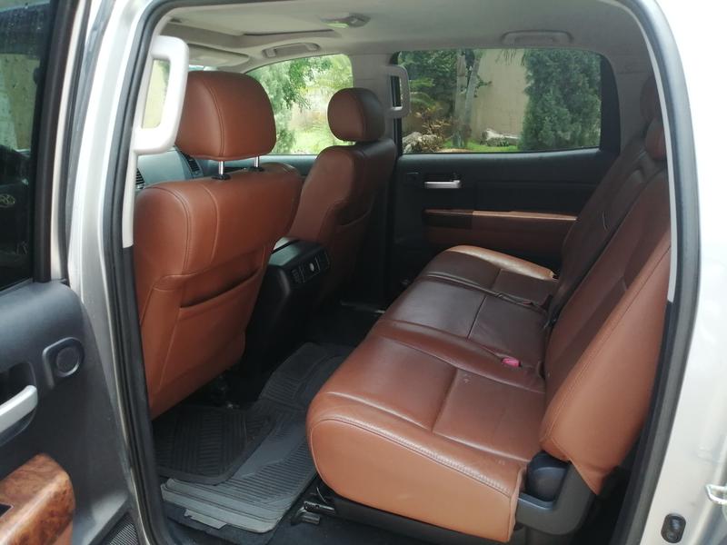 Toyota Tundra • 2010 • 230,000 km 3