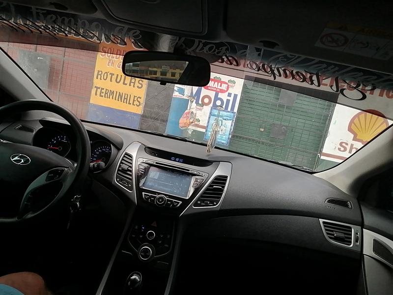 Hyundai Elantra • 2015 • 38,000 km 13
