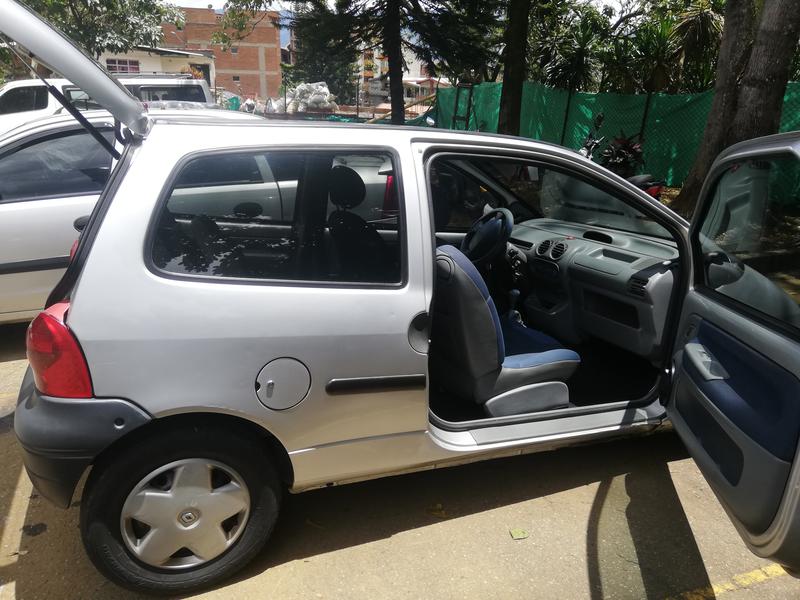 Renault Twingo • 2006 • 126,000 km 4