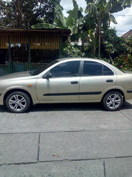 Nissan Almera • 2003 • 116,000 km 3