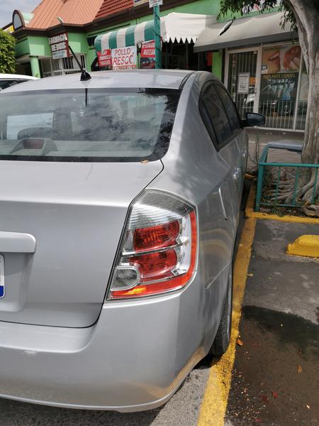 Nissan Sentra 2.0 • 2008 • 118,000 km 2