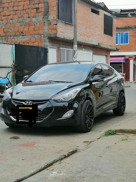 Hyundai  • 2012 • 97,800 km 3