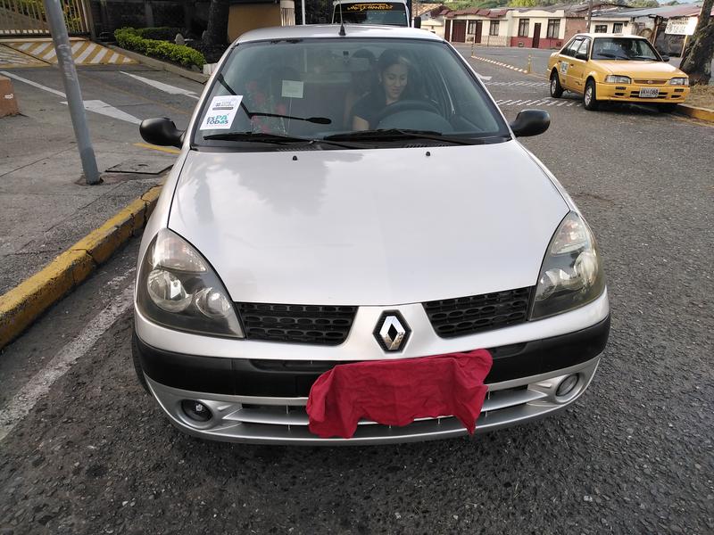 Renault Symbol • 2005 • 250,000 km 2