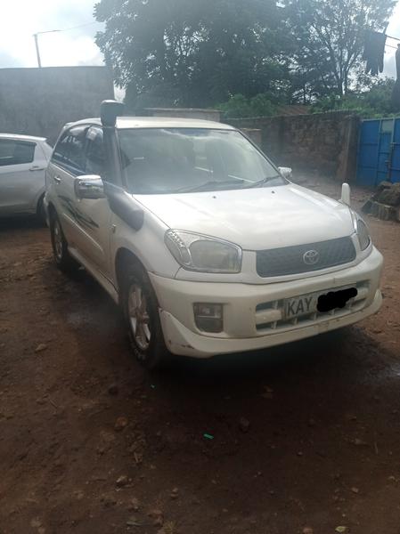 Toyota RAV4 • 2000 • 164,641 km 3